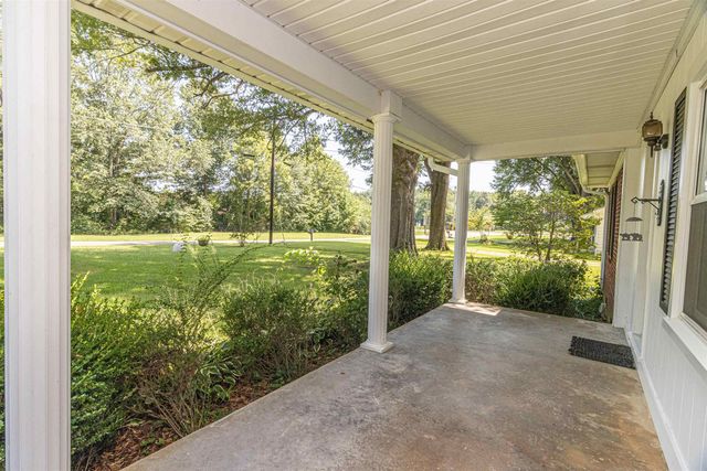48 BAKER RD, Selmer, TN 38375
