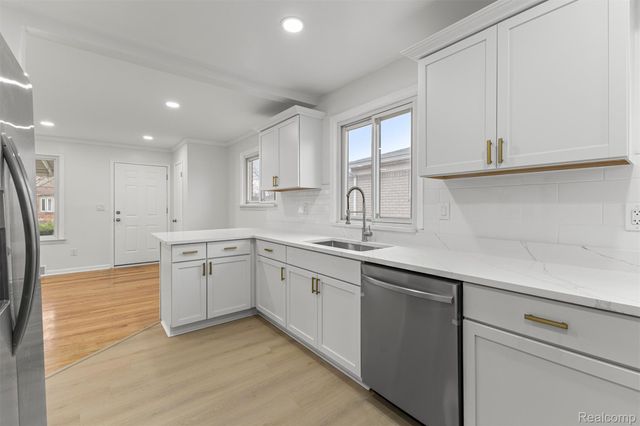 462 Clair Street, Garden City, MI 48135