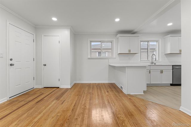 462 Clair Street, Garden City, MI 48135