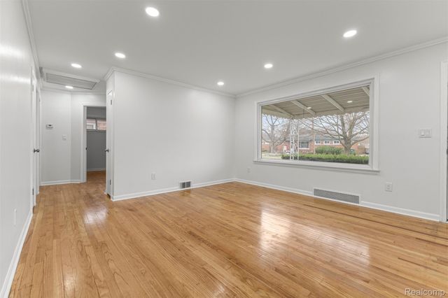 462 Clair Street, Garden City, MI 48135