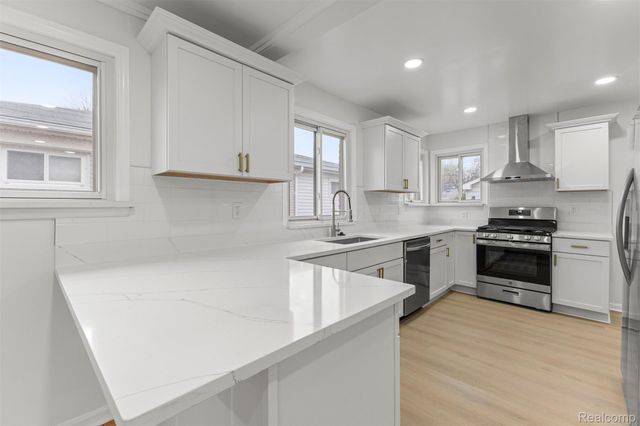 462 Clair Street, Garden City, MI 48135