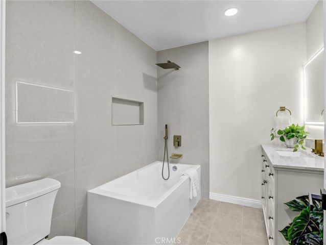 5738 S Mullen Avenue, Los Angeles, CA 90043