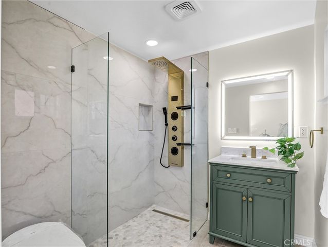 5738 S Mullen Avenue, Los Angeles, CA 90043