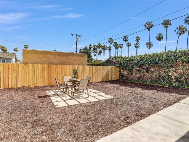 5738 S Mullen Avenue, Los Angeles, CA 90043