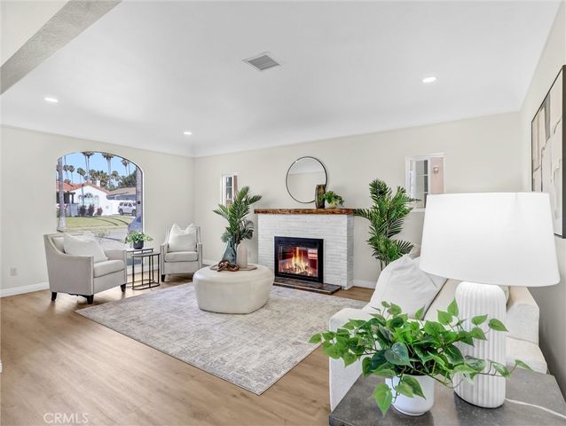 5738 S Mullen Avenue, Los Angeles, CA 90043