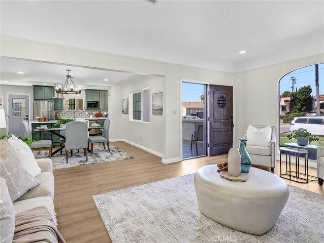 5738 S Mullen Avenue, Los Angeles, CA 90043