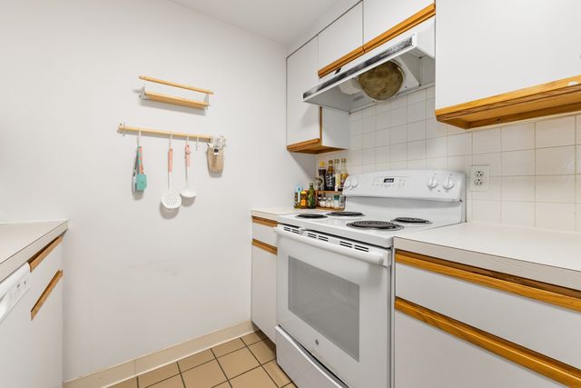1933 Commonwealth Avenue 112, Boston, MA 02135