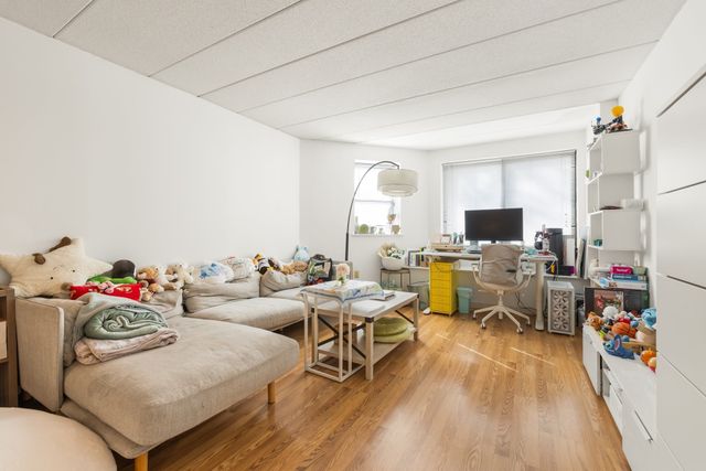 1933 Commonwealth Avenue 112, Boston, MA 02135