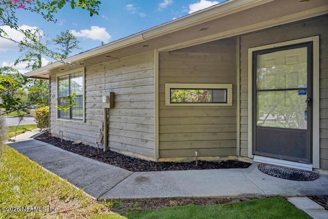 7594 BAYMEADOWS Circle W, Jacksonville, FL 32256