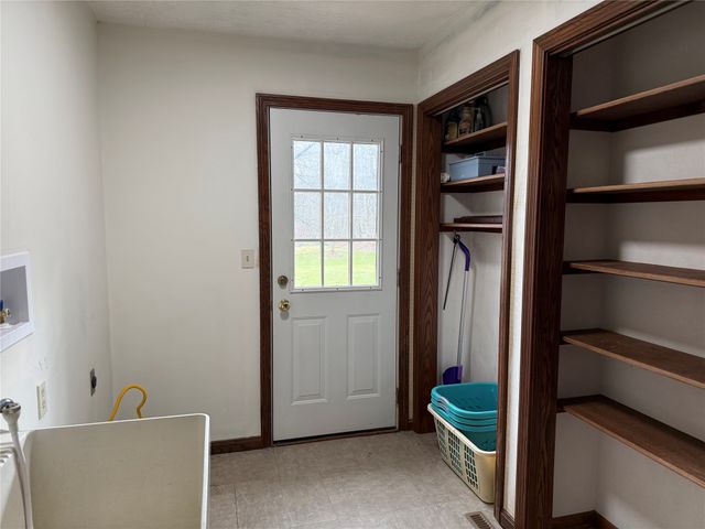 1165 LEE Road, Waterford, PA 16441