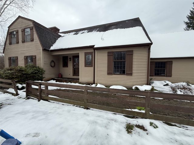 1165 LEE Road, Waterford, PA 16441