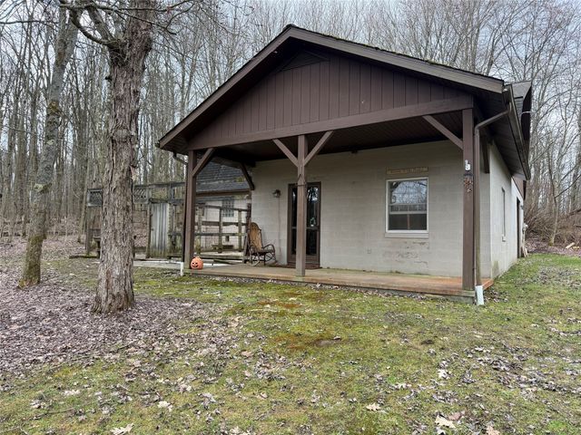 1165 LEE Road, Waterford, PA 16441