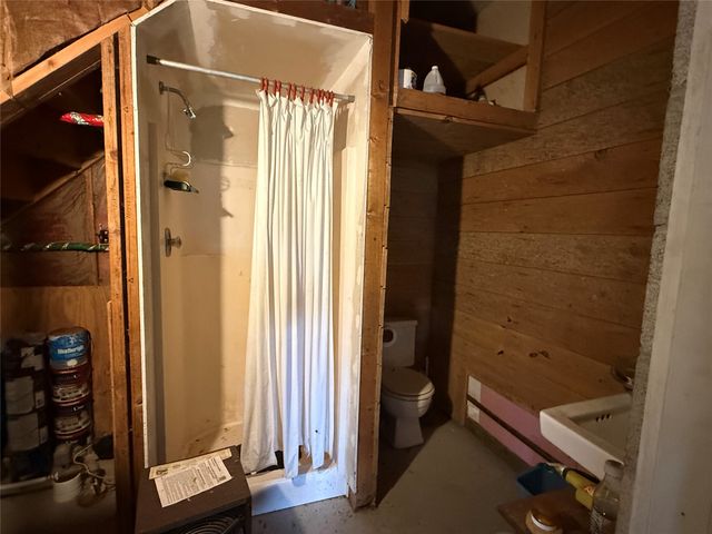 1165 LEE Road, Waterford, PA 16441