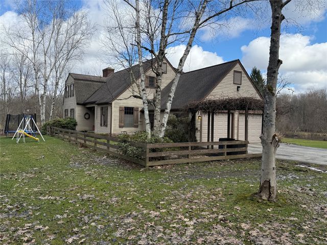 1165 LEE Road, Waterford, PA 16441