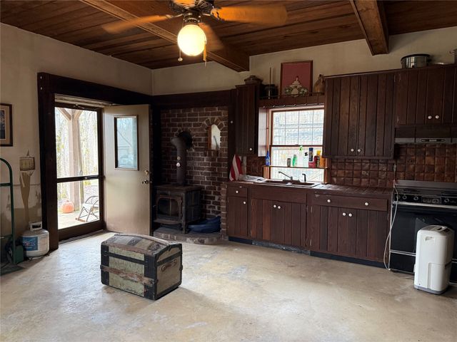 1165 LEE Road, Waterford, PA 16441