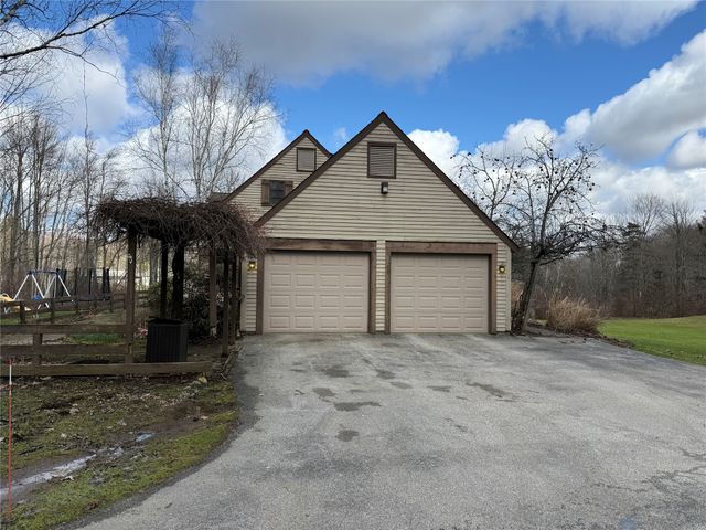 1165 LEE Road, Waterford, PA 16441