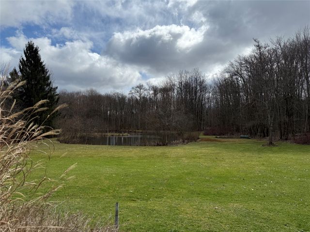 1165 LEE Road, Waterford, PA 16441