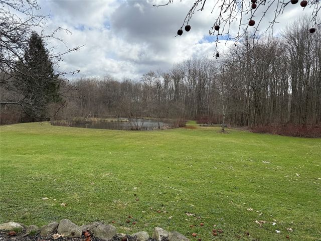 1165 LEE Road, Waterford, PA 16441