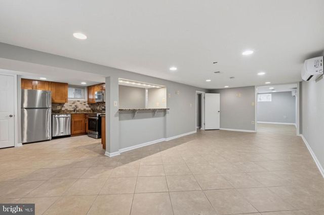 9017 RHODE ISLAND AVE, College Park, MD 20740