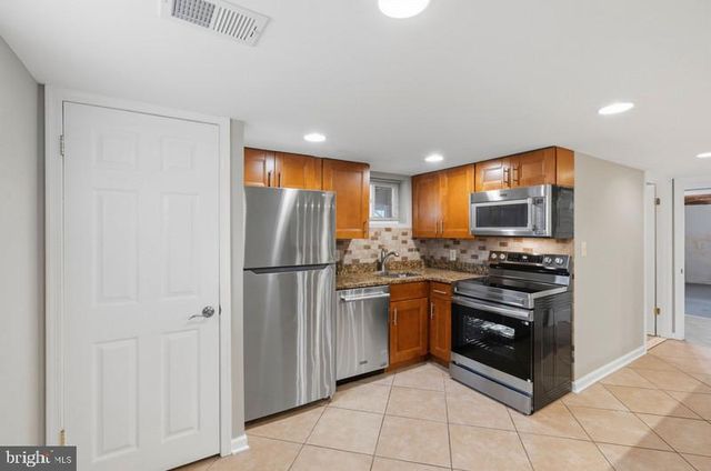 9017 RHODE ISLAND AVE, College Park, MD 20740