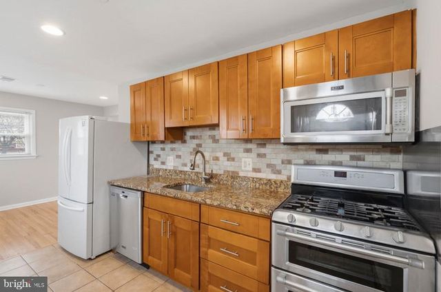 9017 RHODE ISLAND AVE, College Park, MD 20740