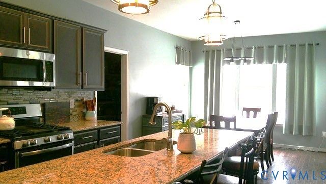 11900 James Overlook Ct, Chester, VA 23836