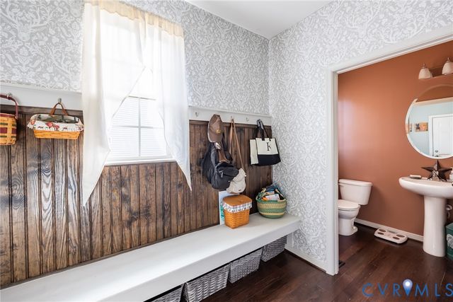 11900 James Overlook Ct, Chester, VA 23836