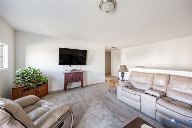 11900 James Overlook Ct, Chester, VA 23836