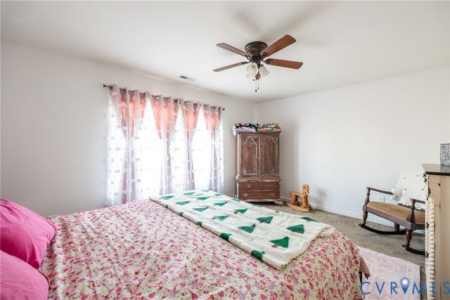 11900 James Overlook Ct, Chester, VA 23836