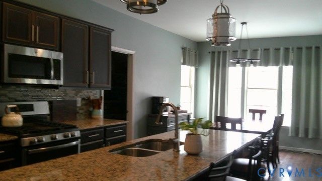 11900 James Overlook Ct, Chester, VA 23836