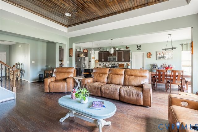 11900 James Overlook Ct, Chester, VA 23836