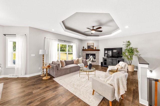 W218N9691 Happy Hollow LANE, Germantown, WI 53022