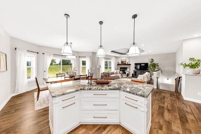 W218N9691 Happy Hollow LANE, Germantown, WI 53022