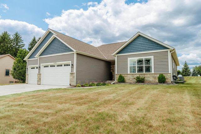 W218N9691 Happy Hollow LANE, Germantown, WI 53022