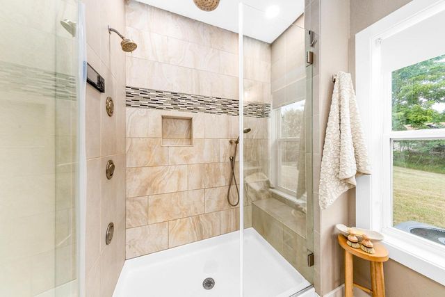 W218N9691 Happy Hollow LANE, Germantown, WI 53022