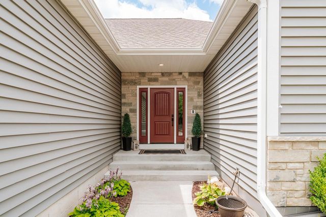 W218N9691 Happy Hollow LANE, Germantown, WI 53022