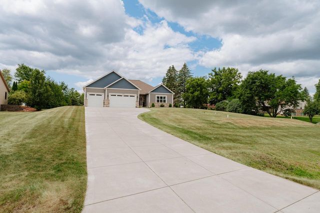 W218N9691 Happy Hollow LANE, Germantown, WI 53022