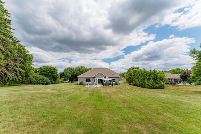 W218N9691 Happy Hollow LANE, Germantown, WI 53022