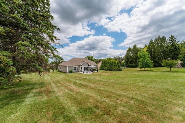 W218N9691 Happy Hollow LANE, Germantown, WI 53022
