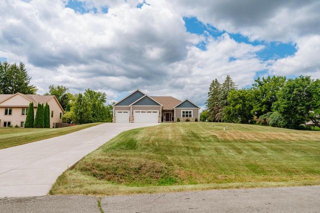 W218N9691 Happy Hollow LANE, Germantown, WI 53022