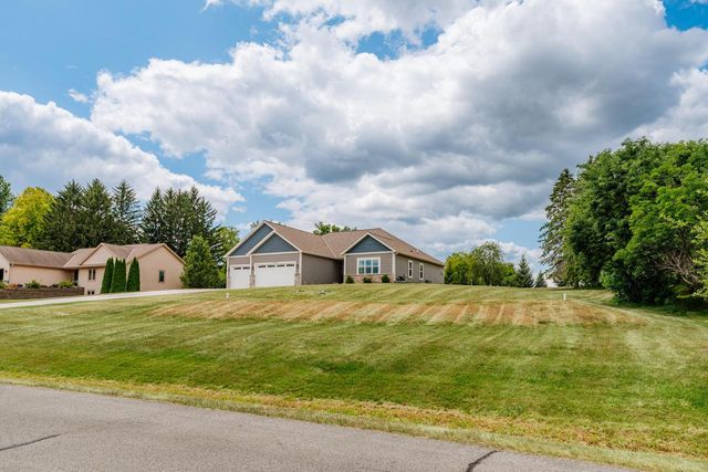 W218N9691 Happy Hollow LANE, Germantown, WI 53022