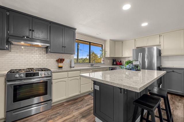 3301 Ahwahnee Way, Cool, CA 95614