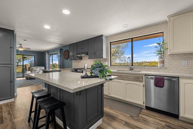 3301 Ahwahnee Way, Cool, CA 95614