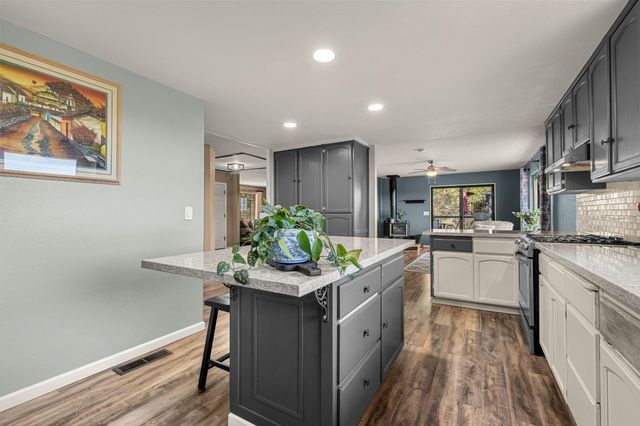 3301 Ahwahnee Way, Cool, CA 95614