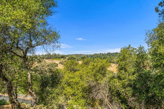 3301 Ahwahnee Way, Cool, CA 95614