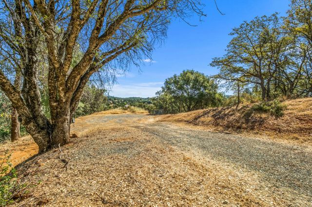 3301 Ahwahnee Way, Cool, CA 95614
