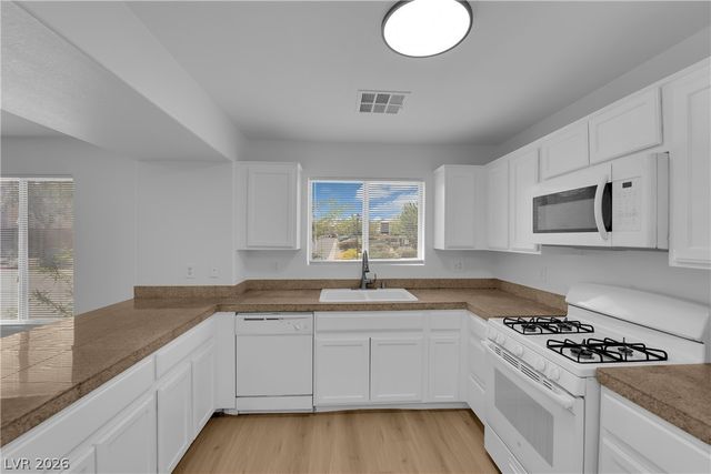 6976 Smiling Cloud Avenue, Henderson, NV 89011