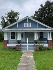 145 W Live Oak Avenue Avenue, Defuniak Springs, FL 32435