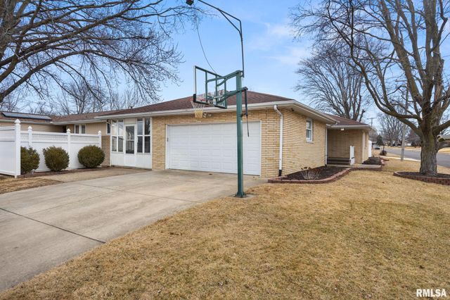 1500 HIGHWOOD Avenue, Pekin, IL 61554