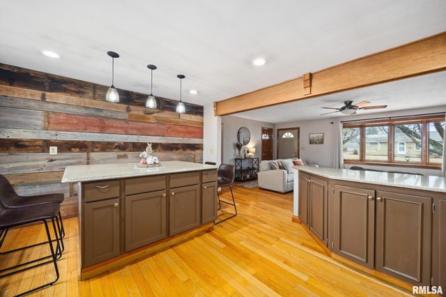 1500 HIGHWOOD Avenue, Pekin, IL 61554